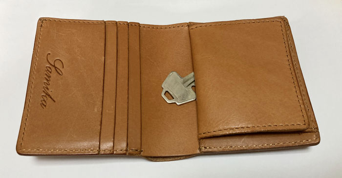 SAMIKA財布とキー
