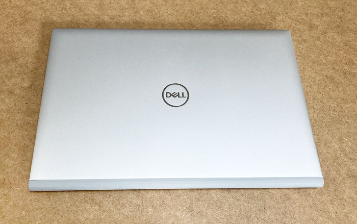 DELL Inspiron正面